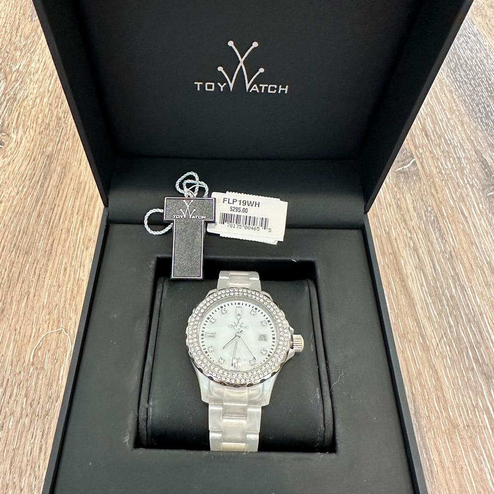 Beautiful Toywatch brand bracelet watch